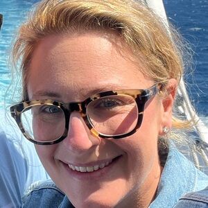 Meet your Posher, Hillary